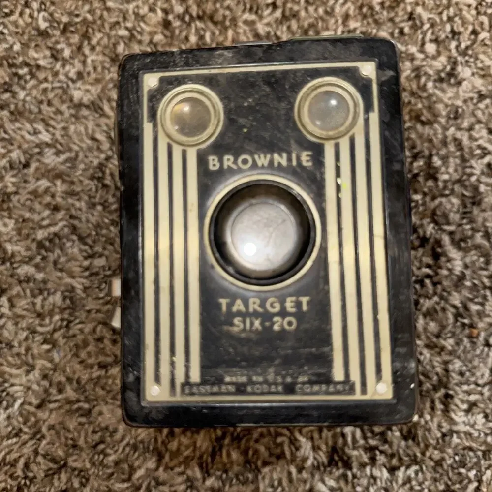 Brownie Target six-20 camera Deco